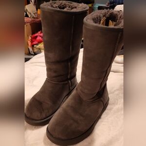 UGG BOOTS Sz 7